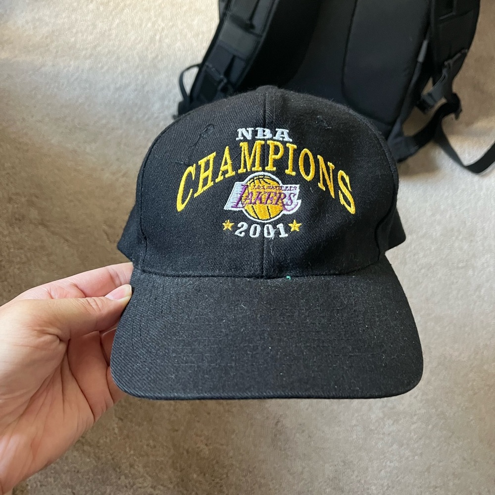 Vintage 2001 Lakers SnapBack